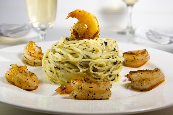 Shrimp with Pasta Coated with Lemon-Cheese Sauce