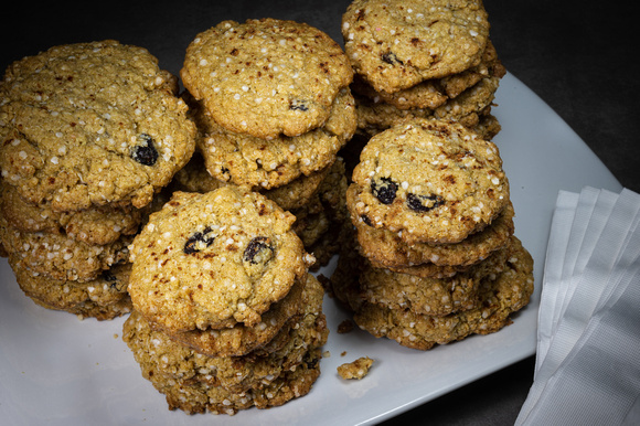 Oatmeal Raisin Cookies Made with Quinoa (Not Oats)
